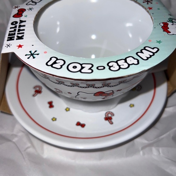 Hello Kitty tea cup and saucer set - Picture 5 of 6